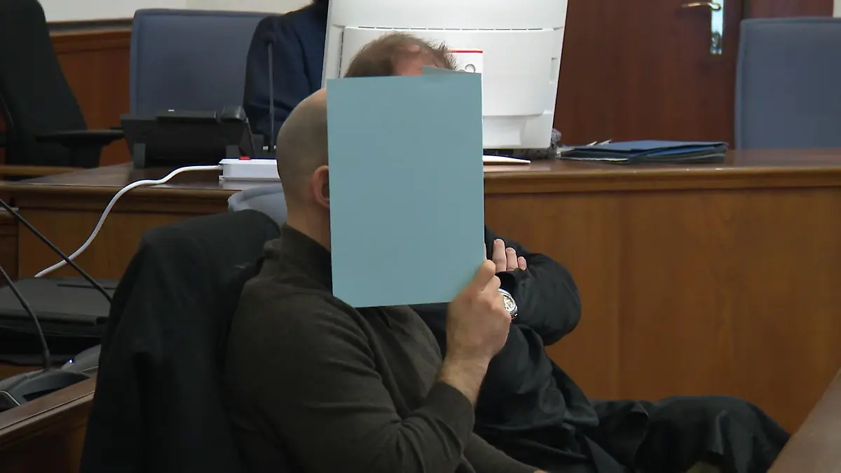 Polizist-schie-t-auf-Jugendlichen-jetzt-startet-der-Prozess-gegen-den-Beamten