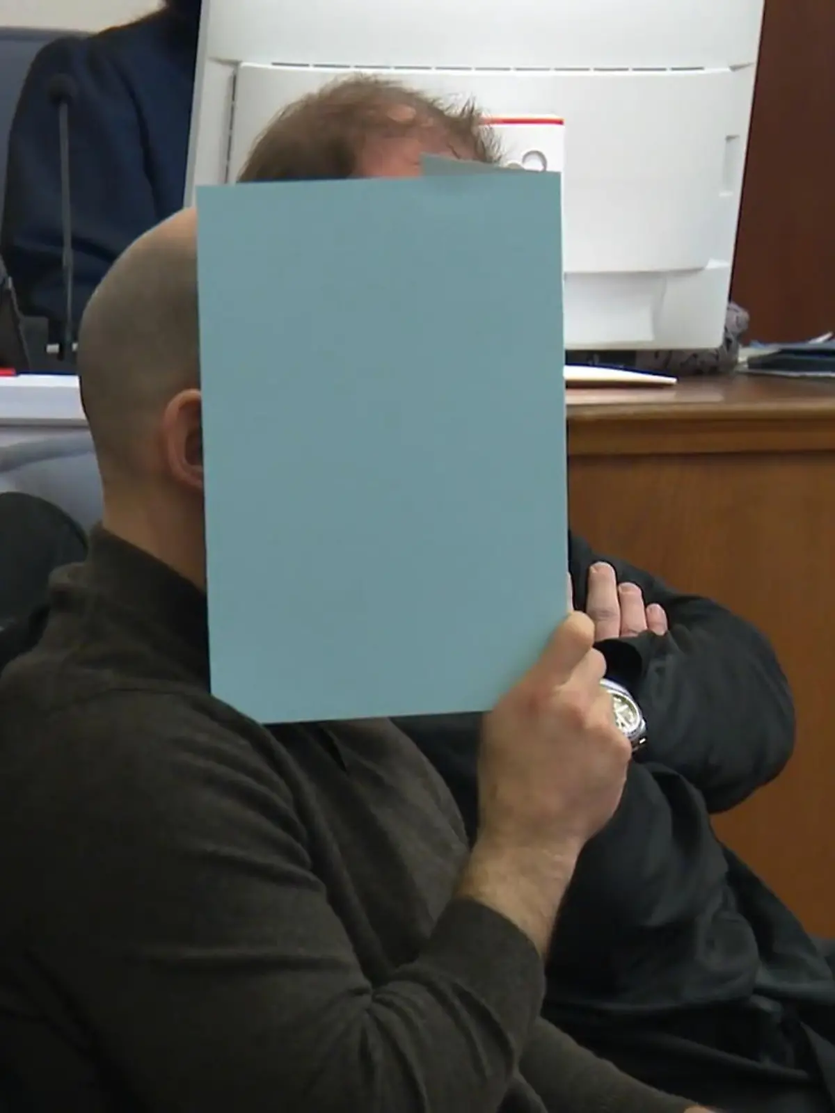 Bild zu: "Polizist schießt auf Jugendlichen – Prozess"