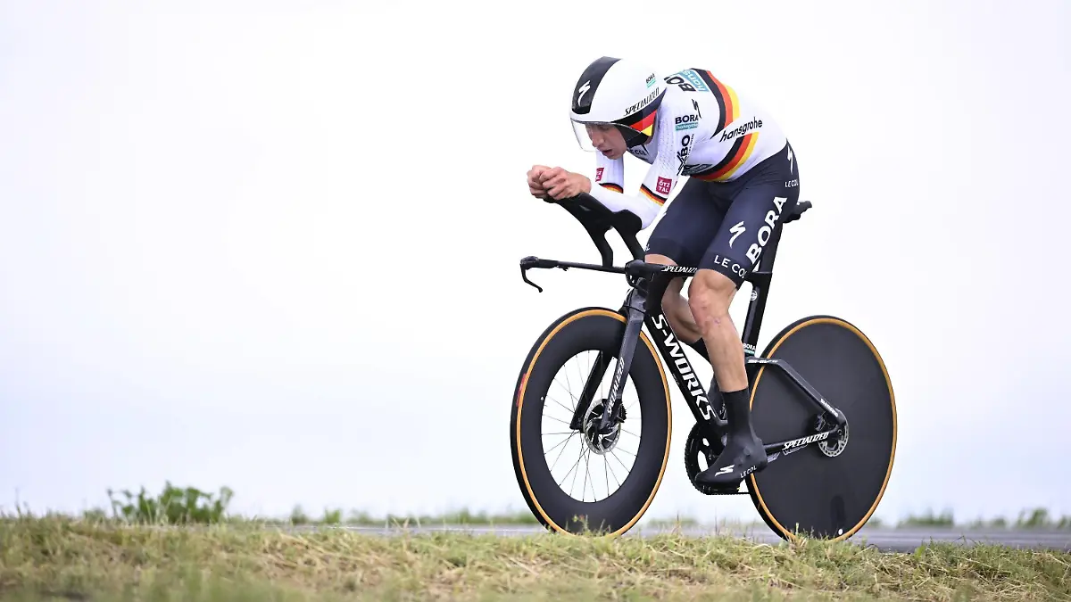 14.05.2023, Italien, Cesena: Radsport: UCI WorldTour - Giro d·Italia, Savignano sul Rubicone - Cesena (35,00 km), 9. Etappe (Einzelzeitfahren): Lennard Kämna aus Deutschland von Bora-Hansgrohe in Aktion. Foto: Jasper Jacobs/Belga/dpa +++ dpa-Bildfunk +++