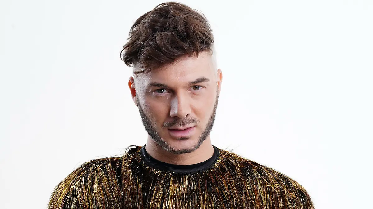 Sam Dylan nimmt an der Dschungelshow 2021 teil