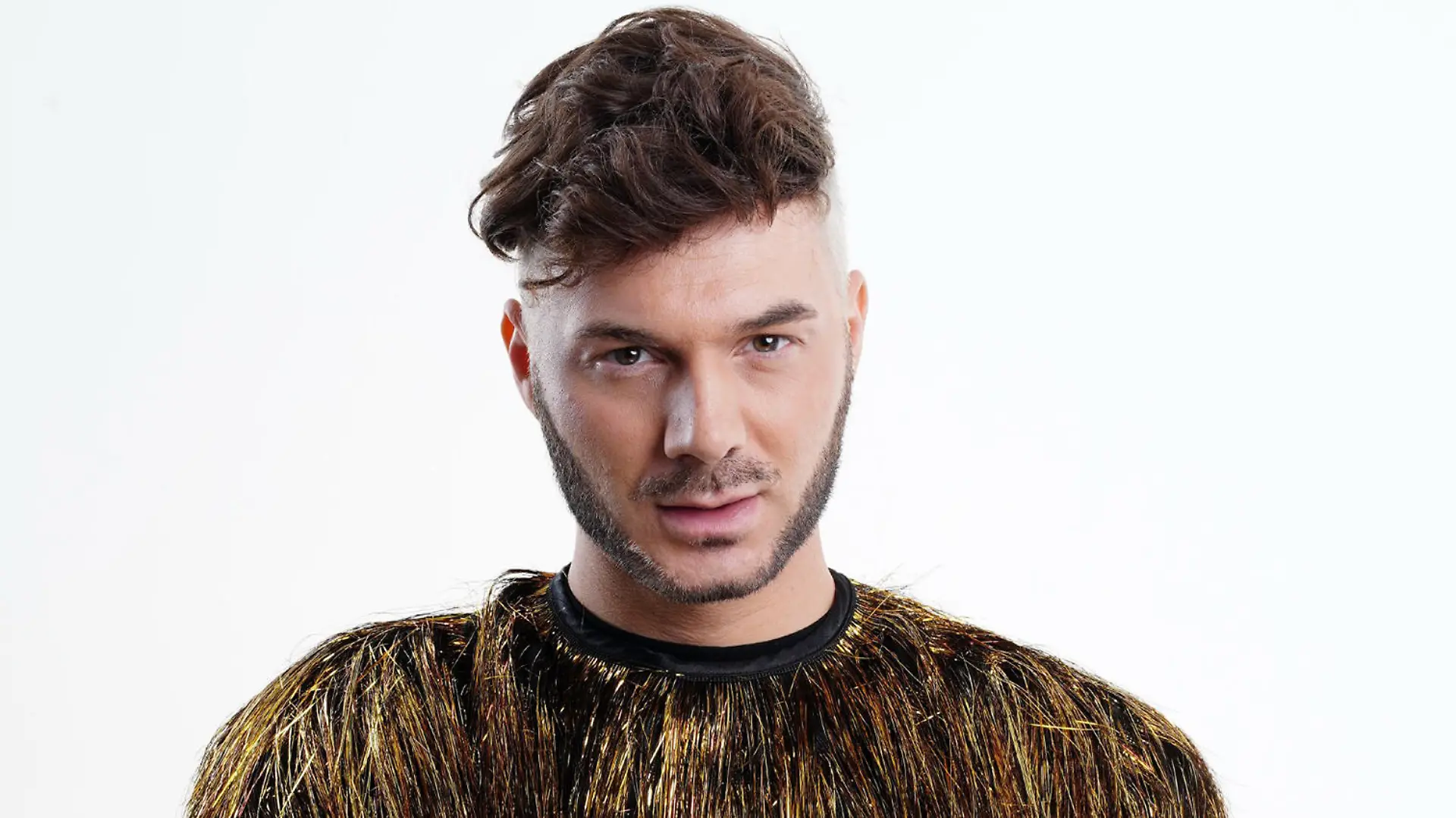 Sam Dylan nimmt an der Dschungelshow 2021 teil