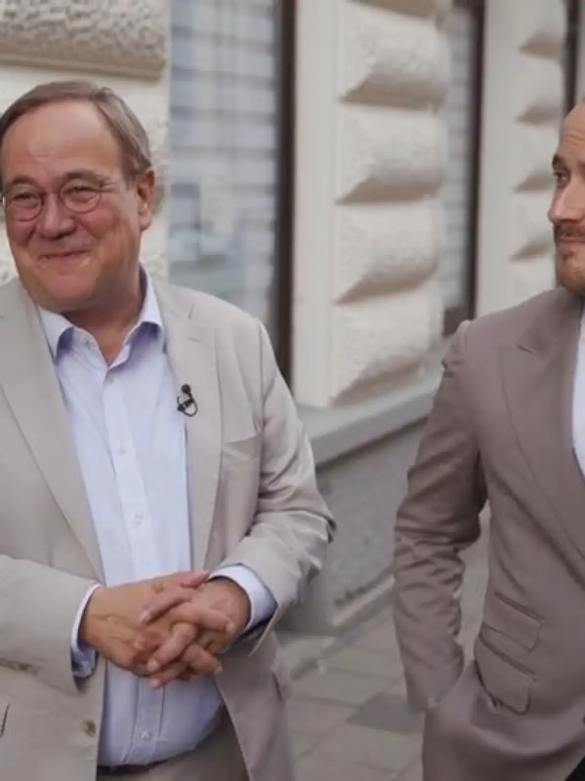 Bild zu: "Armin und Joe Laschet haben Hunger"