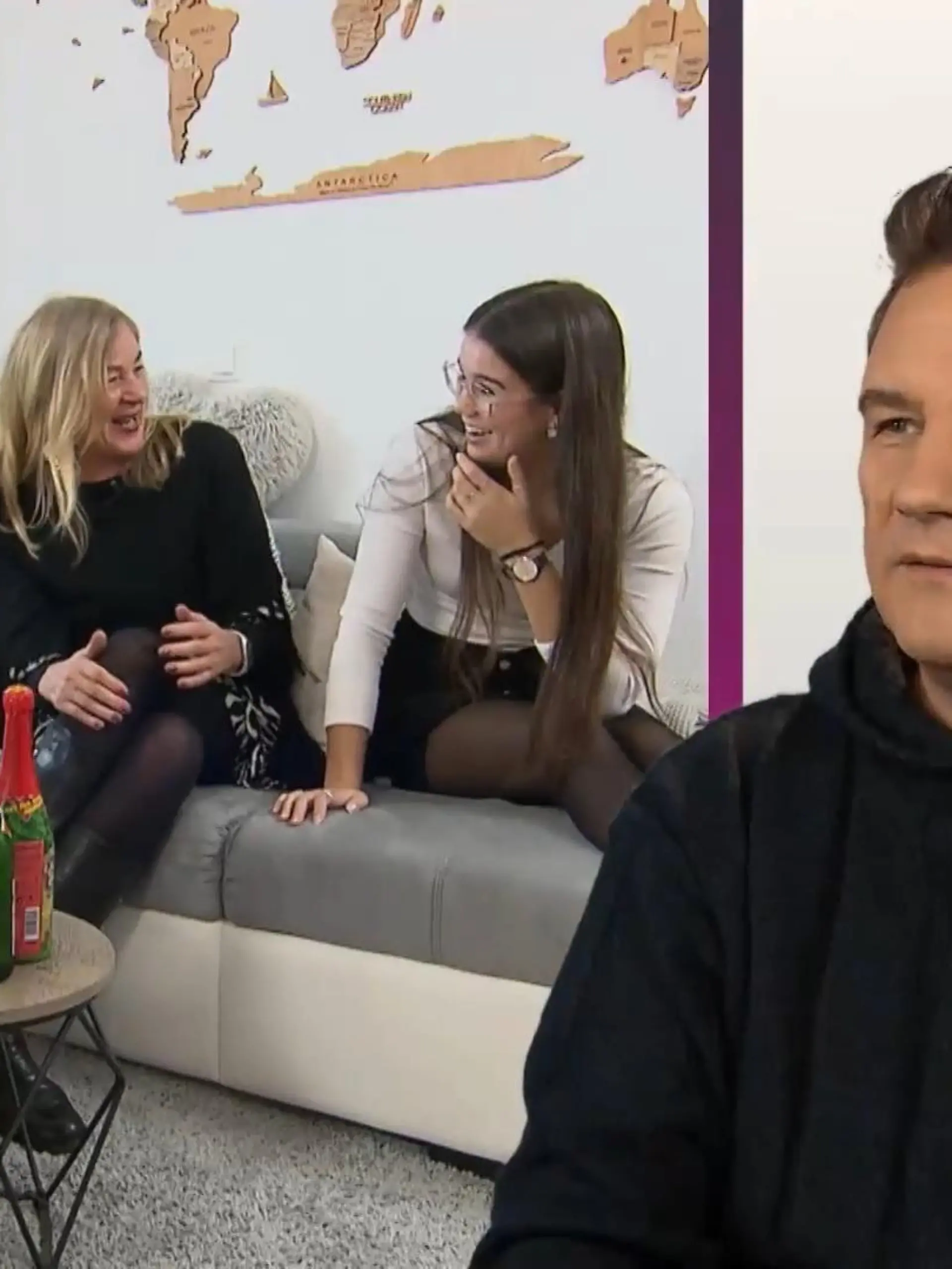 Bild zu: "Alexia vor einem Problem: „Ich weiß nicht, was das ist!“"