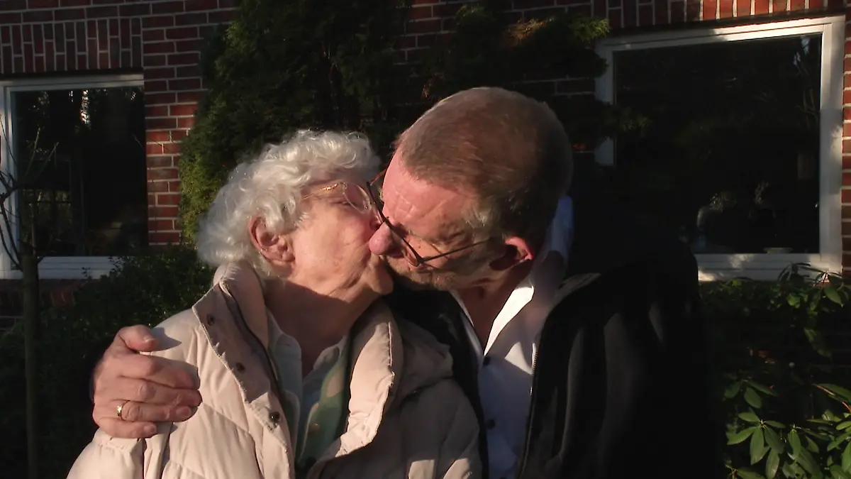 Sex beim ersten Date! Ellen (80) und Johann (78) drehen nochmal auf Rentner im Liebesrausch
