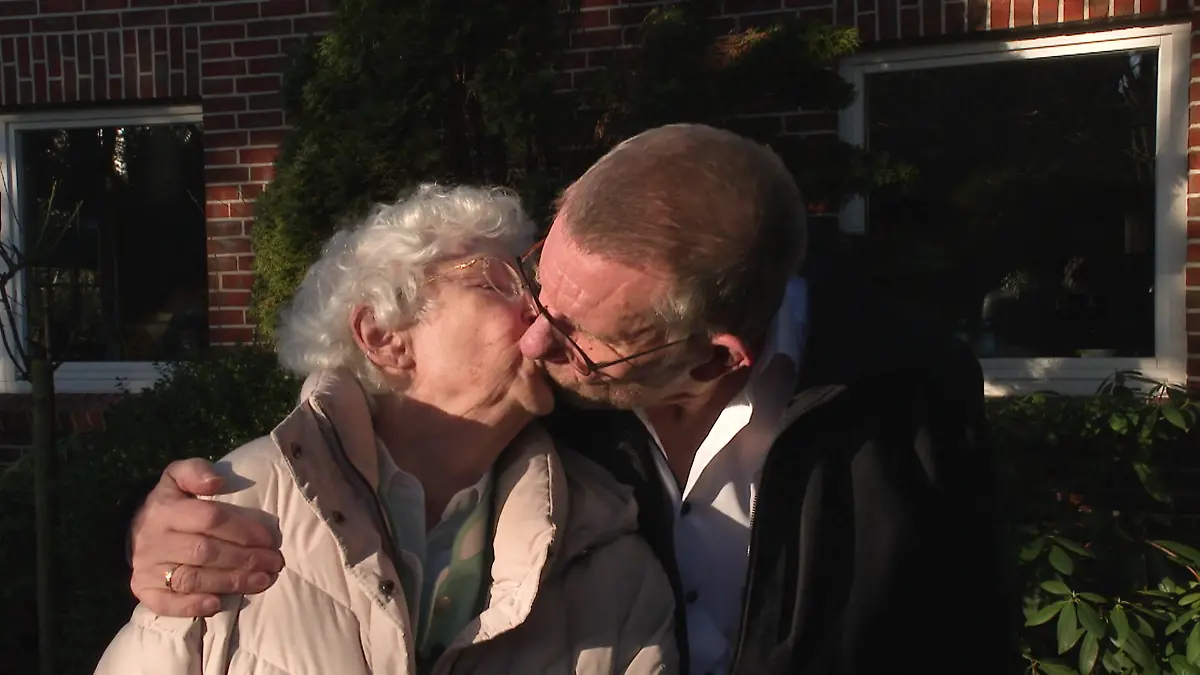 Sex beim ersten Date! Ellen (80) und Johan (78) drehen nochmal auf Rentner im Liebesrausch
