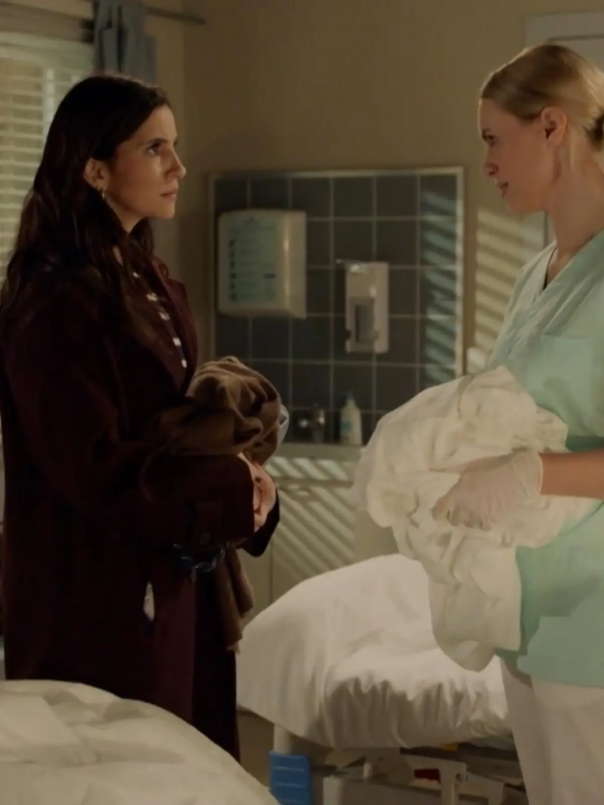 Bild zu: "Laura macht Zoe eine Kampfansage"