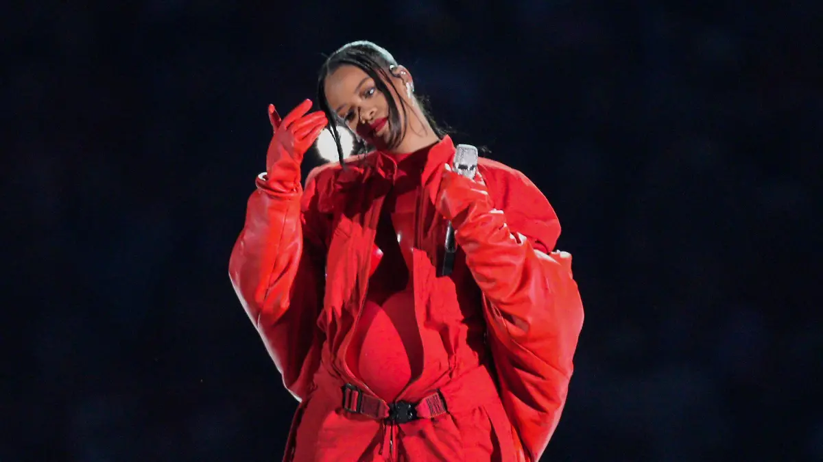 Rihanna bei ihrem Auftritt in der Halbzeitpause, in der sie später bekannt gab, dass sie mit ihrem zweiten Kind schwanger ist Philadelphia Eagles gegen Kansas City Chiefs, Super Bowl LVII, NFL, American Football Herren, USA University of Phoenix Stadium, Glendale Arizona, USA – 12. Februar 2023 Philadelphia Eagles gegen Kansas City Chiefs, Super Bowl LVII, NFL, University of Phoenix Stadium, Glendale Arizona, USA – 12. Februar 2023 