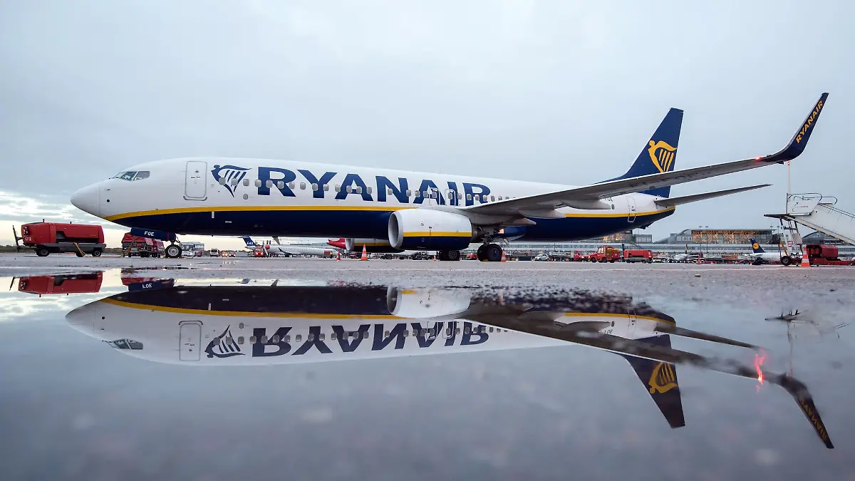 Wegen 892,62 Euro! Frau lässt Millionen Euro teures Ryanair-Flugzeug pfänden