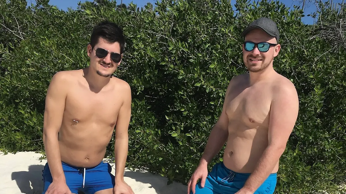 Marcel und Maikel Manco bei einem Urlaub auf Aruba im Jahr 2018