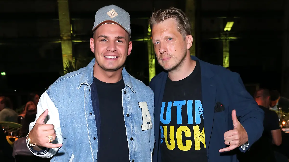 „Zwei Väter, acht Kinder, vier gescheiterte Beziehungen, eine aktuelle WG, aber auch eine 15-jährige Freundschaft.” So teasen Oliver Pocher und Pietro Lombardi ihren gemeinsamen Podcast an. 