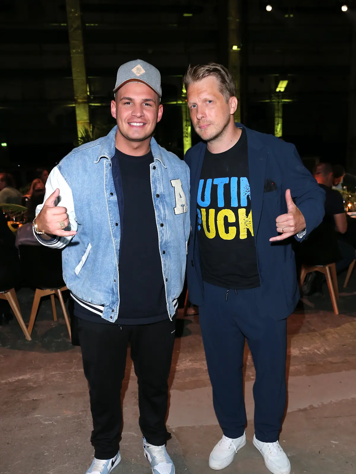 „Zwei Väter, acht Kinder, vier gescheiterte Beziehungen, eine aktuelle WG, aber auch eine 15-jährige Freundschaft.” So teasen Oliver Pocher und Pietro Lombardi ihren gemeinsamen Podcast an. 