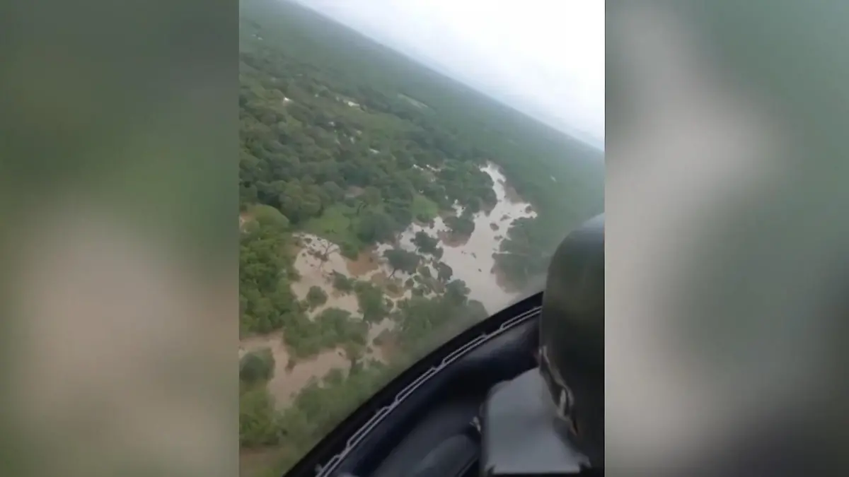 Krüger-Nationalpark evakuiert! Heftige Überschwemmungen lassen Brücken einstürzen Rettungshubschrauber im Einsatz
