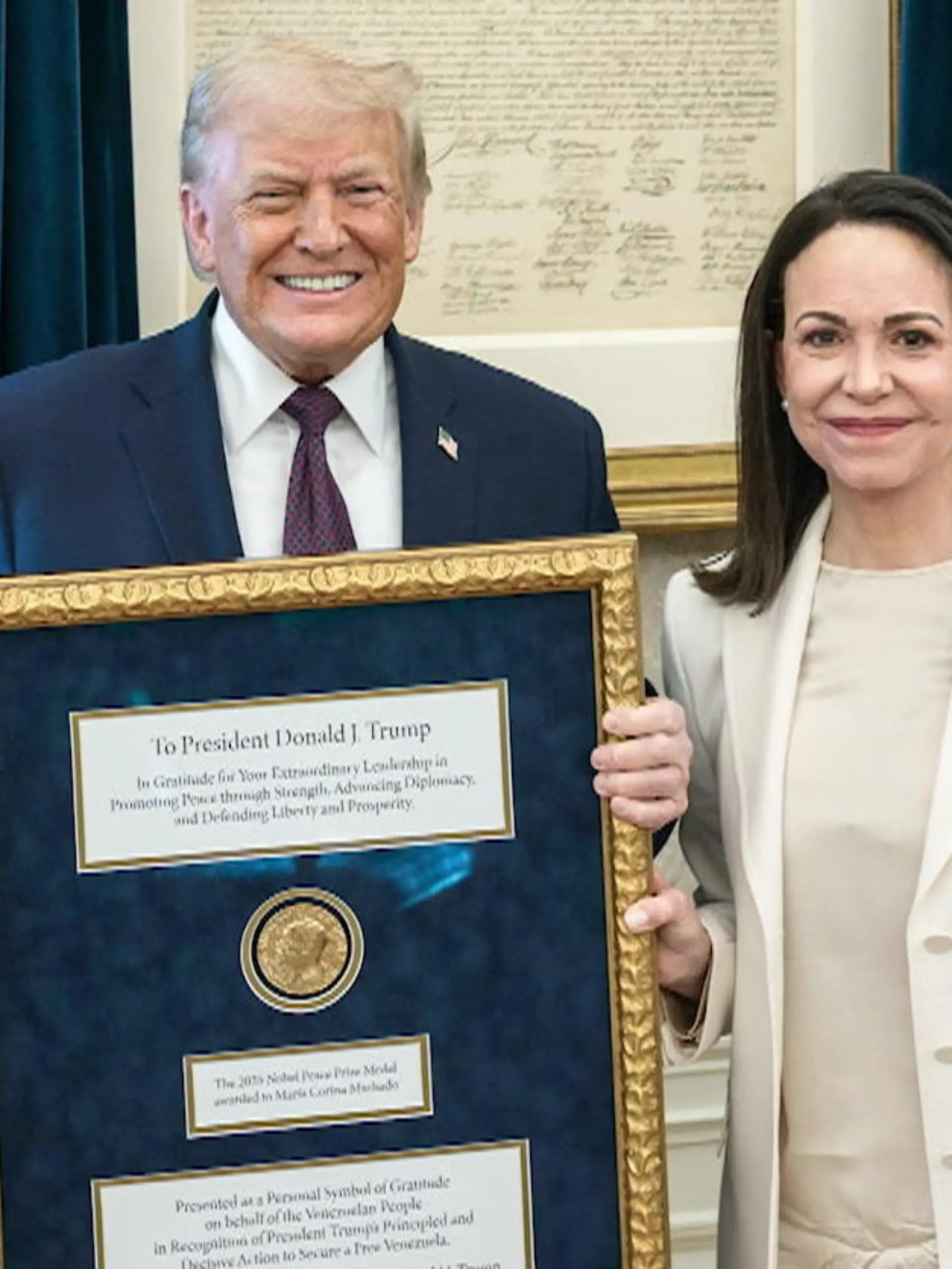 Bild zu: "US-Präsident Donald Trump bekommt jetzt doch Friedensnobelpreis überreicht – von IHR!"