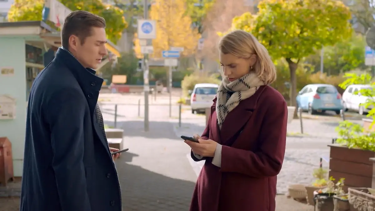 Stella bekommt etwas Brisantes auf ihr Handy geschickt „Unter uns“-Folge vom 22.01.26 auf RTL+