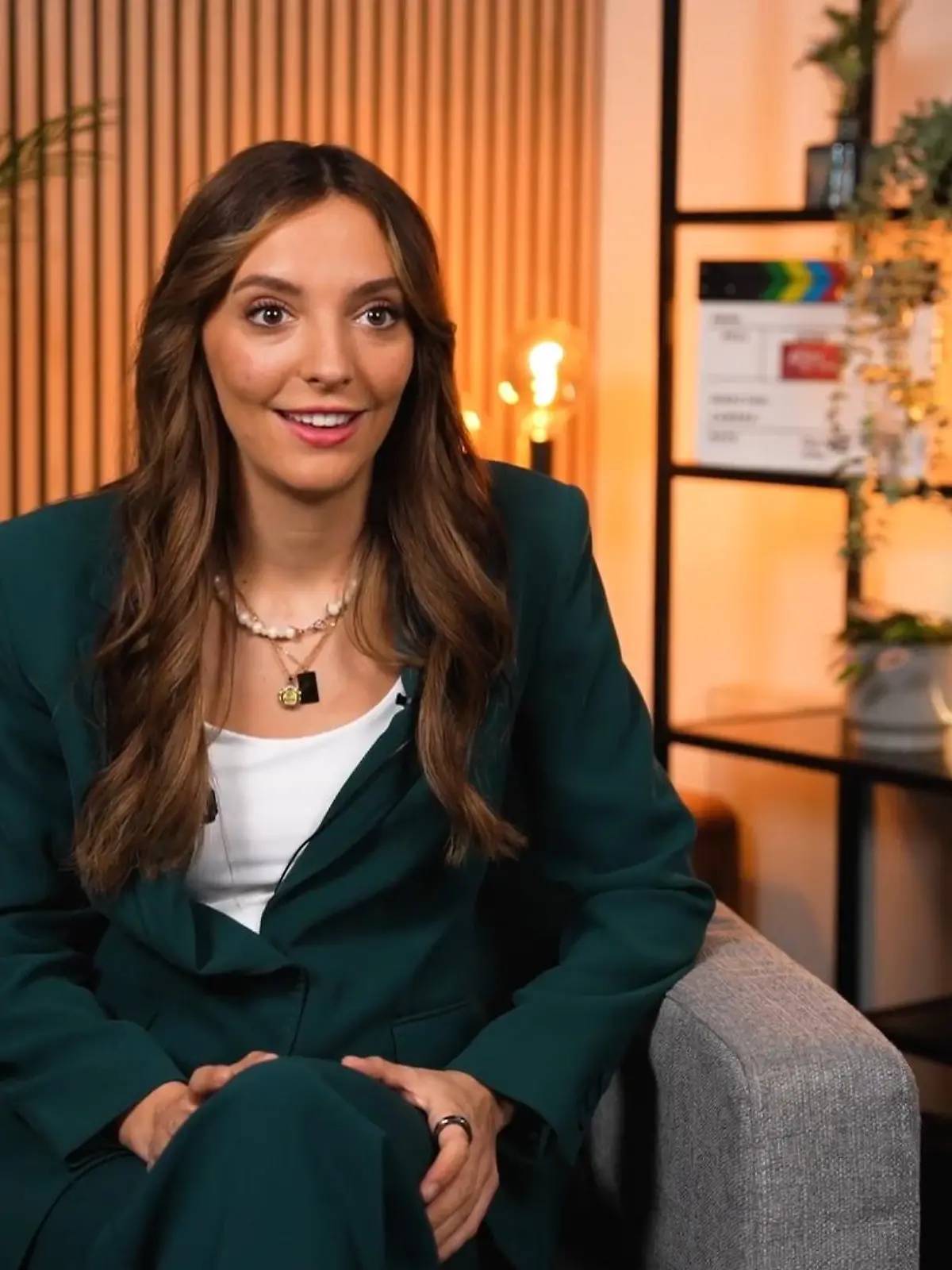 Bild zu: "So war Katharina Xenias Tag am „Alles was zählt“-Set"