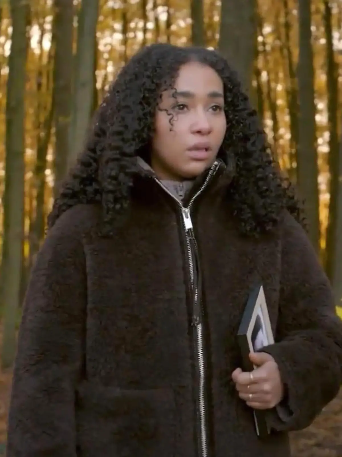 AWZ: Imani hat auf dem Friedhof eine verstörende Begegnung