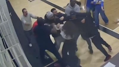 USA: Mütter prügeln sich und lösen Massenschlägerei unter Eltern aus – während ihre Kinder spielen