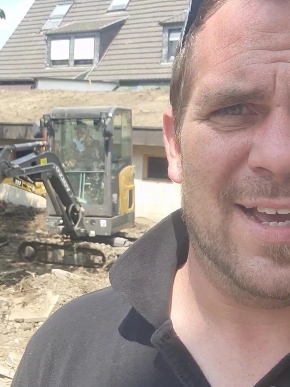 Privathelfer Tino Martens im Hochwasser-Krisengebiet.