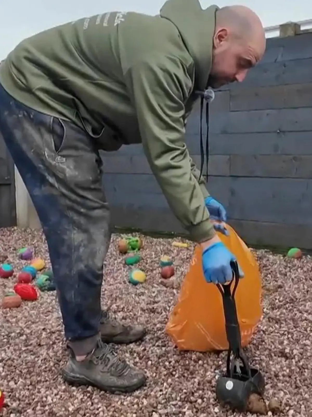 Bild zu: "Familienvater Kyle verdient 30.000 Euro im Jahr – mit Kot!"