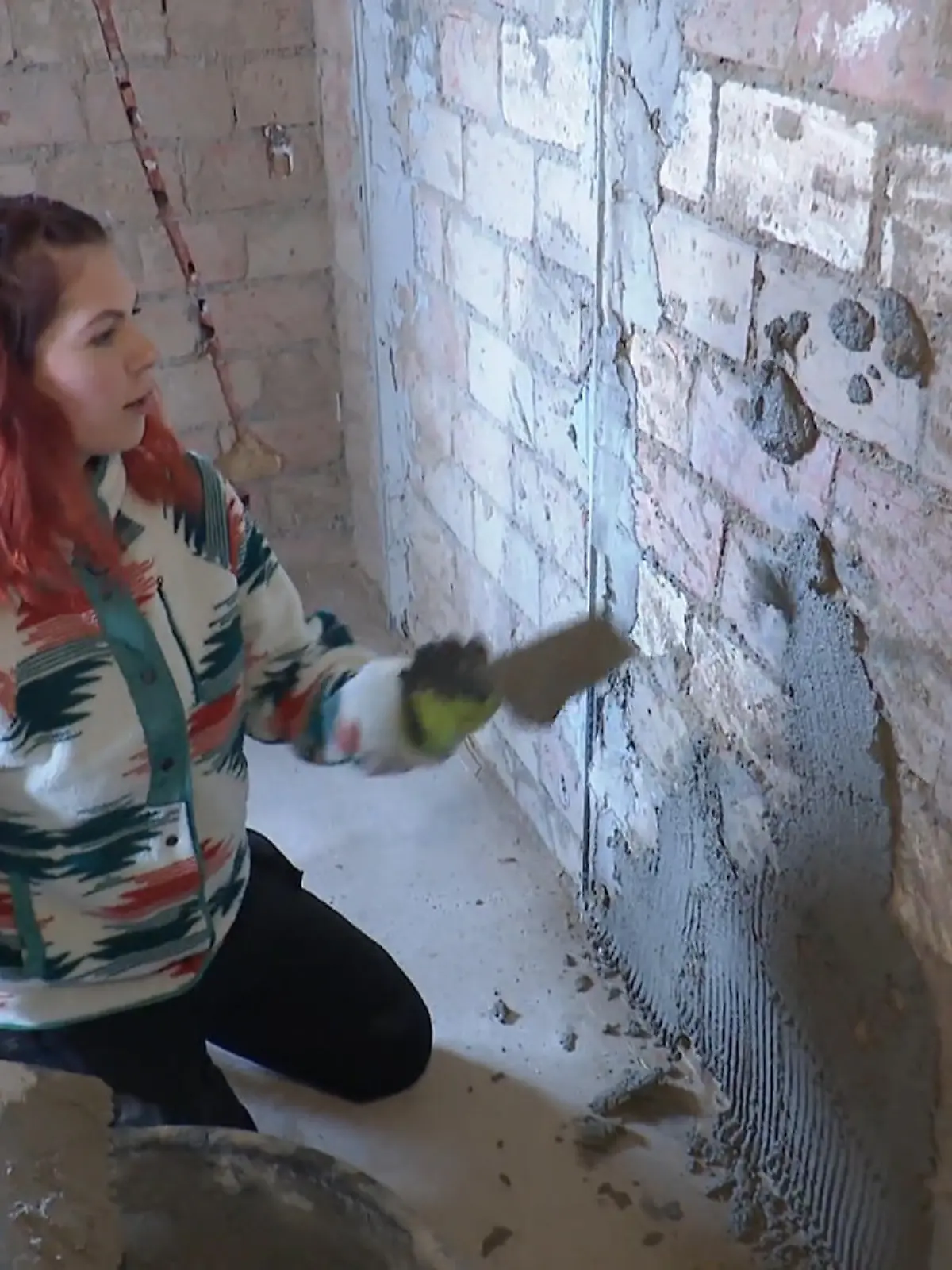 Bild zu: "Dani und Tobi verputzen zum ersten Mal Wände"