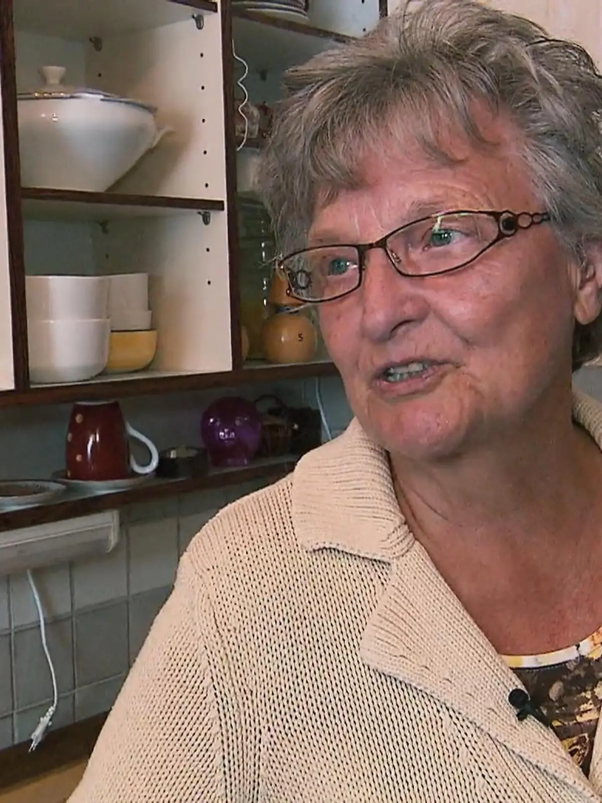 Bild zu: "Oma kämpft mit dem Abschied"