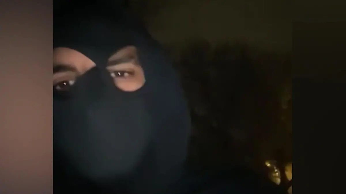 Polizei lacht über ihn! Verbrecher (22) bringt sich DAMIT selbst in den Knast Klarer Beweis für Luxus-Raub