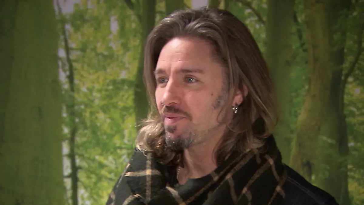 Erste Kandidaten sind auf dem Weg nach Australien Werden sie sich mit Gil anfreunden?