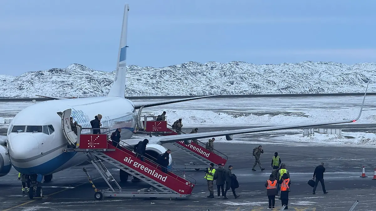 Bundeswehr-landet-im-Ferienflieger-auf-Gr-nland