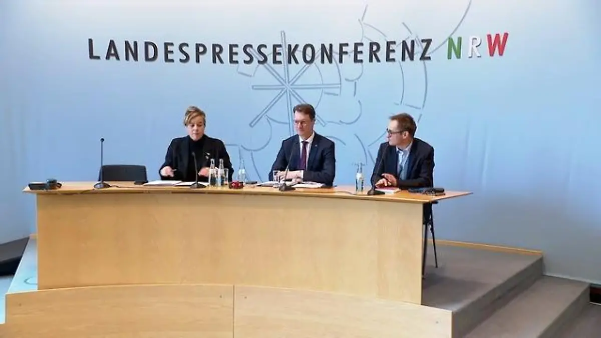 Wüst blickt auf 2026 Jahres-PK in Düsseldorf