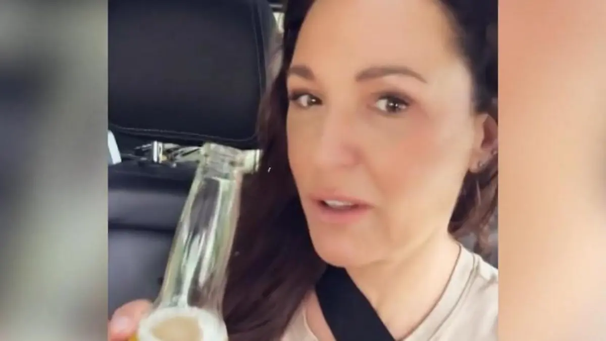 „Kein Wunder, dass wir im Dschungel nichts zu essen und zu trinken kriegen!" Dschungelcamp-Kandidatin Simone Ballack