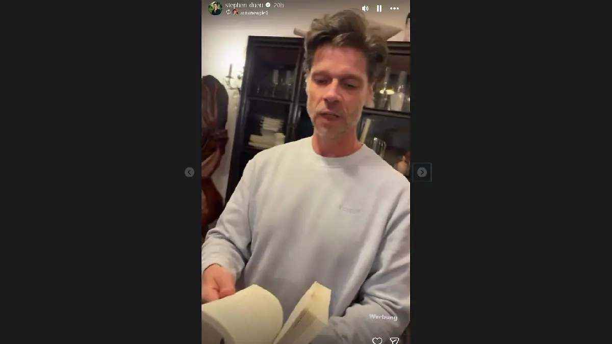 Vor Abflug hat Stephen Dürr noch ein paar Bücher signiert.