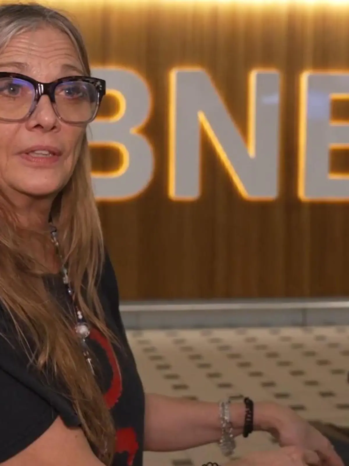 Bild zu: "Katzenfutter und zu viel Gewicht! Nicole Belstler-Boettcher hat Probleme bei der Reise"