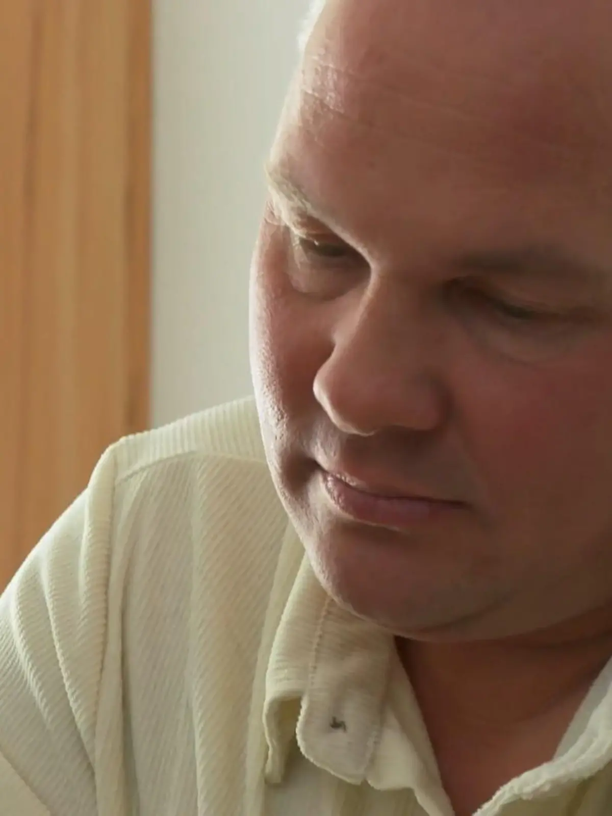 Bild zu: "Horror-Befund durch KI?! Falsche Diagnose kostet Alex den Job"