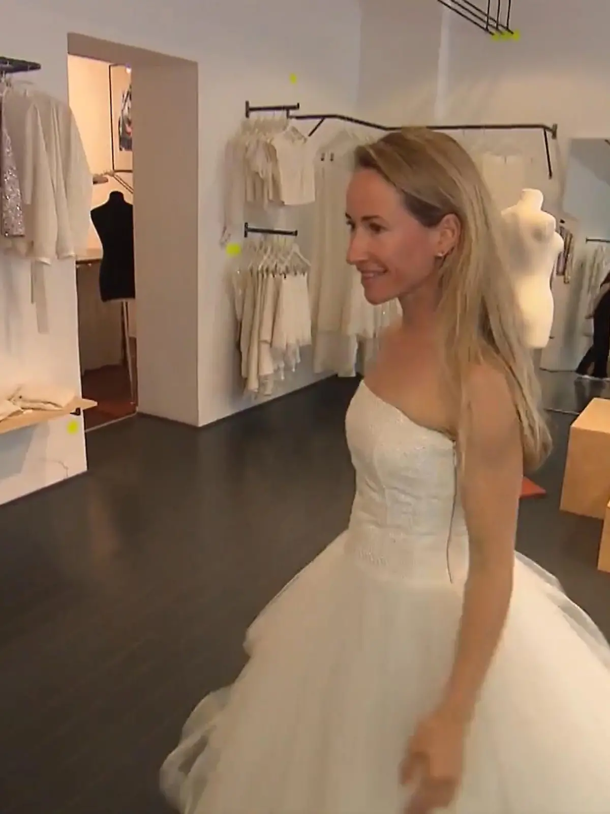 Bild zu: "Kann Braut Romy sich entscheiden?"