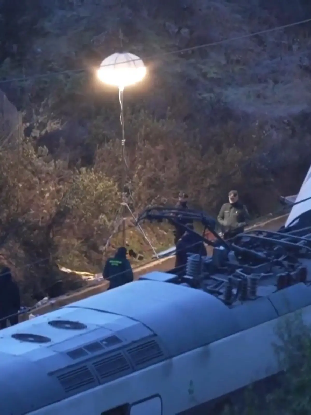 Bild zu: "Viele Tote bei Zugunglück in Spanien"