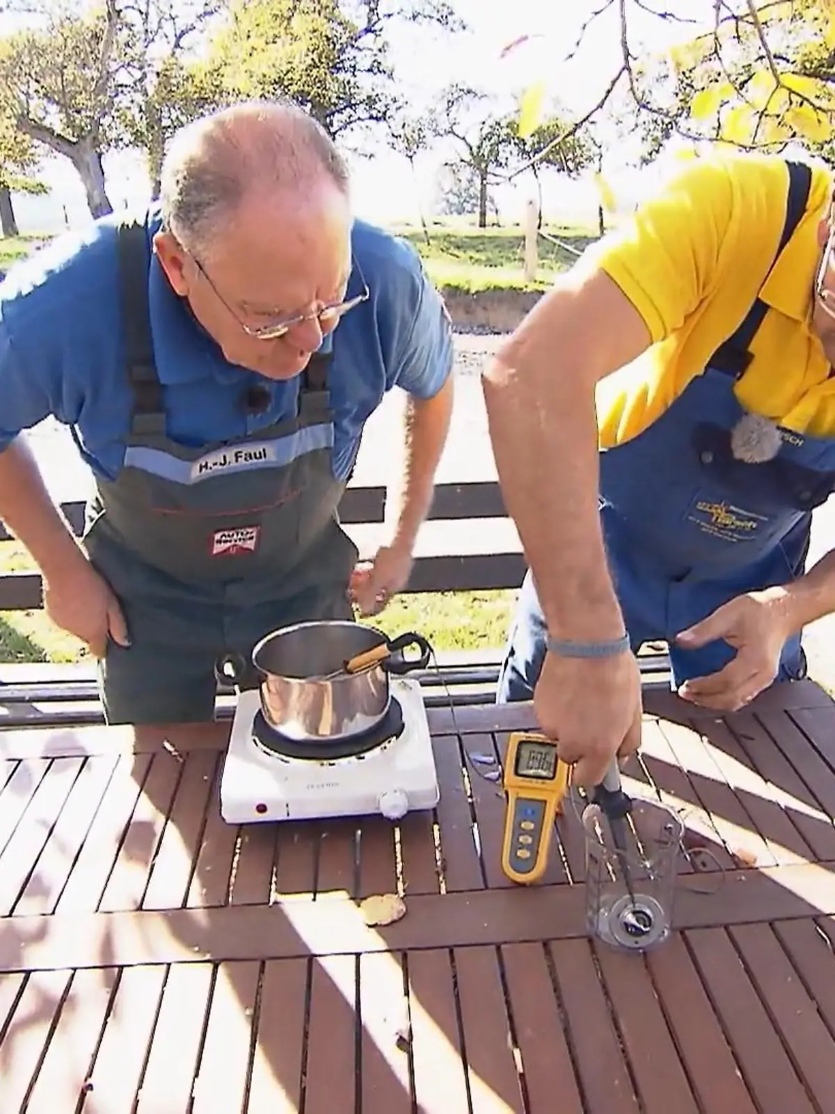 Bild zu: "Die Autodoktoren auf Fehlersuche"