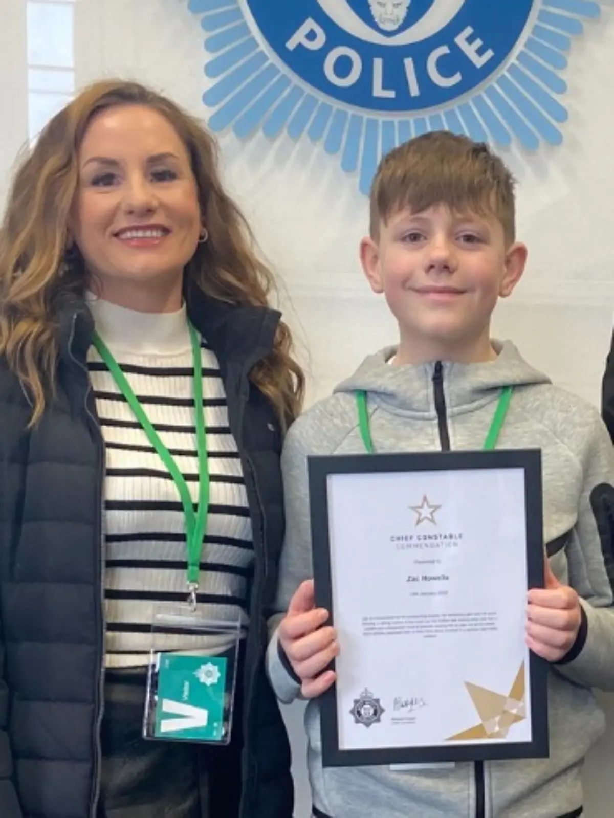 Einen Monat nach dem Vorfall wurde Zac jetzt von der Polizei für seine Heldentat geehrt. 