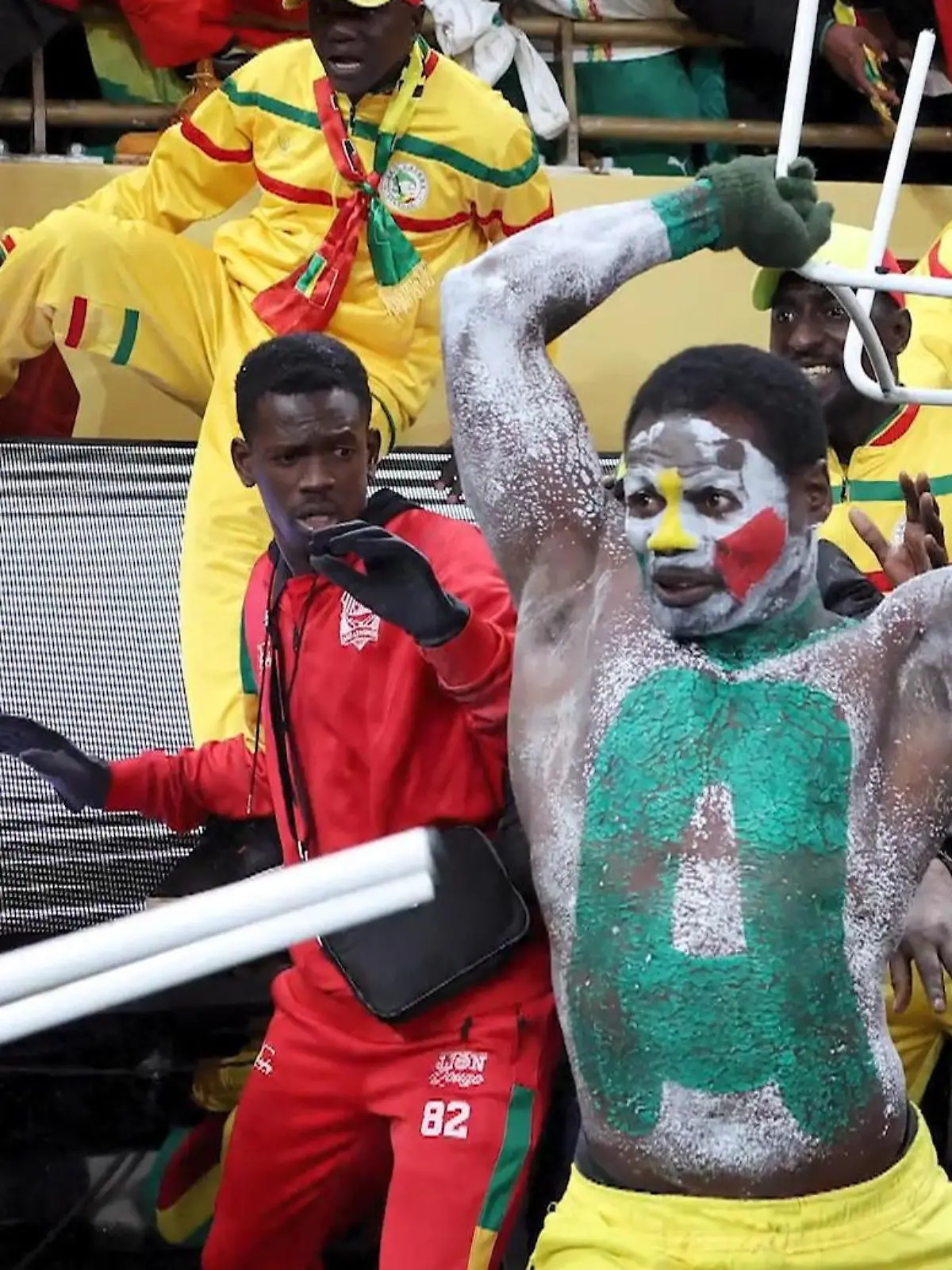 Bild zu: "Elfer-Eklat, Platzsturm, Panenka-Flop! Das chaotischstes Afrika-Cup-Finale aller Zeiten"