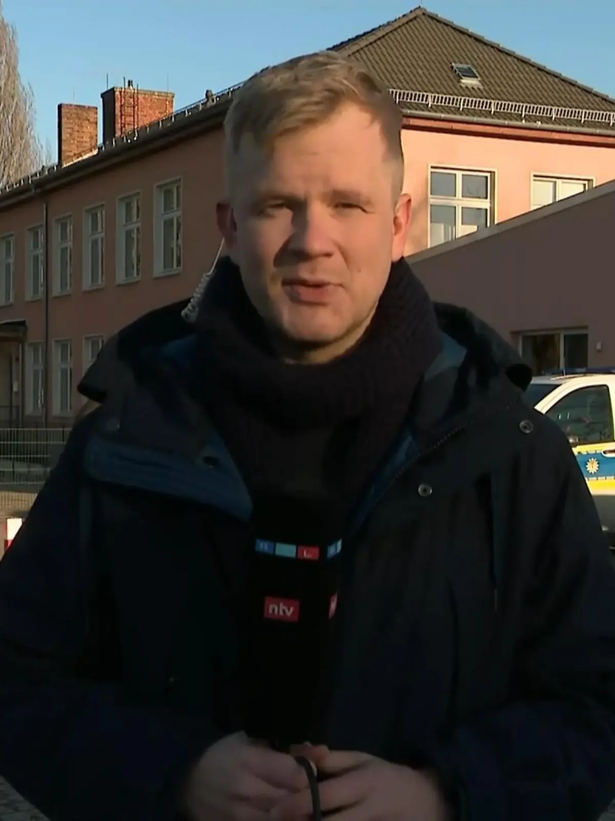 Bild zu: "Horror in Berliner Kita! Kind (5) stirbt nach Unfall mit Terrassentür"