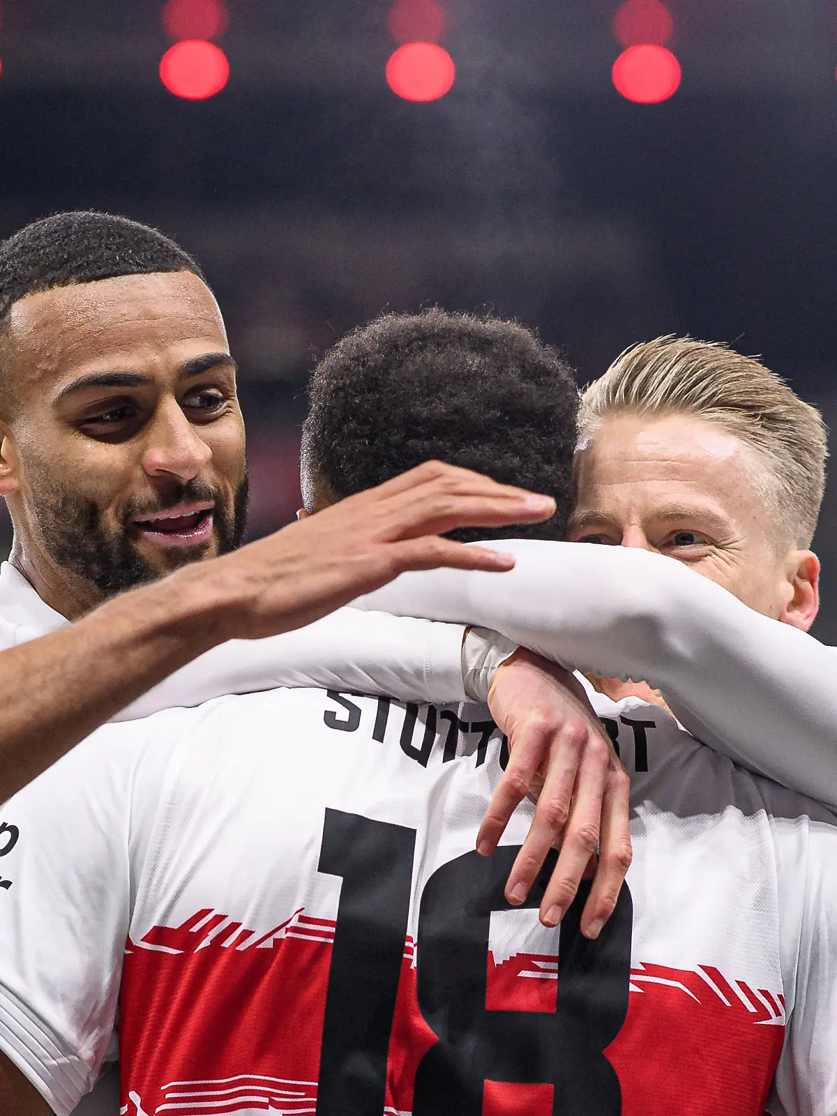 Jubel beim VfB? RTL zeigt das Europa-League-Spiel AS Rom gegen VfB Stuttgart im Free-TV und auf RTL+ online im Stream