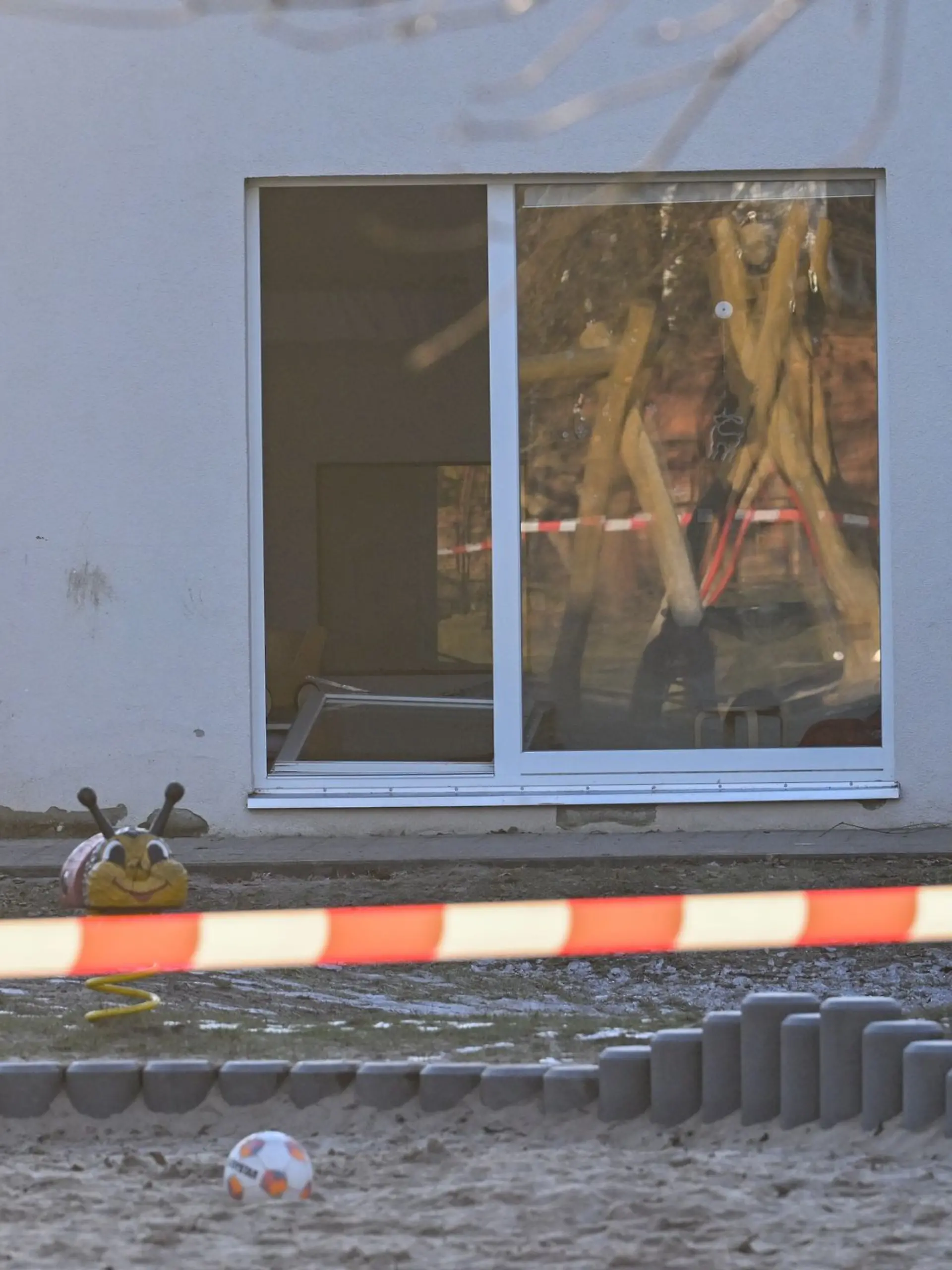 Bild zu: "„Wir sind fassungslos” – Berliner Kita trauert nach Unfall um Jungen (†5)"