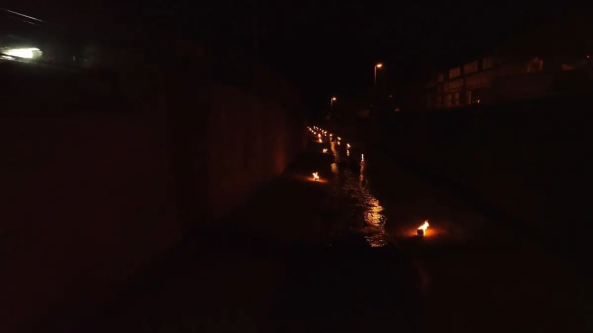 Flutkatastrophe-2021-Anwohner-kommen-beim-Orbachleuchten-zur-Erinnerung-zusammen