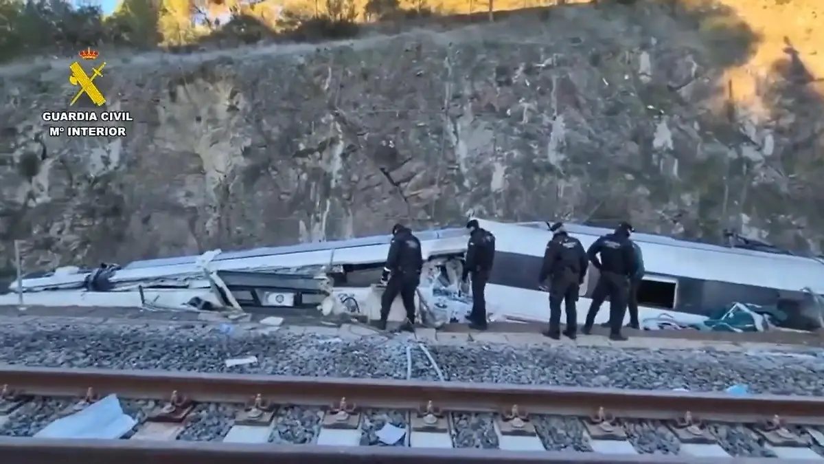 Ermittler können sich Zugunglück in Spanien nicht erklären Immer mehr Fragen