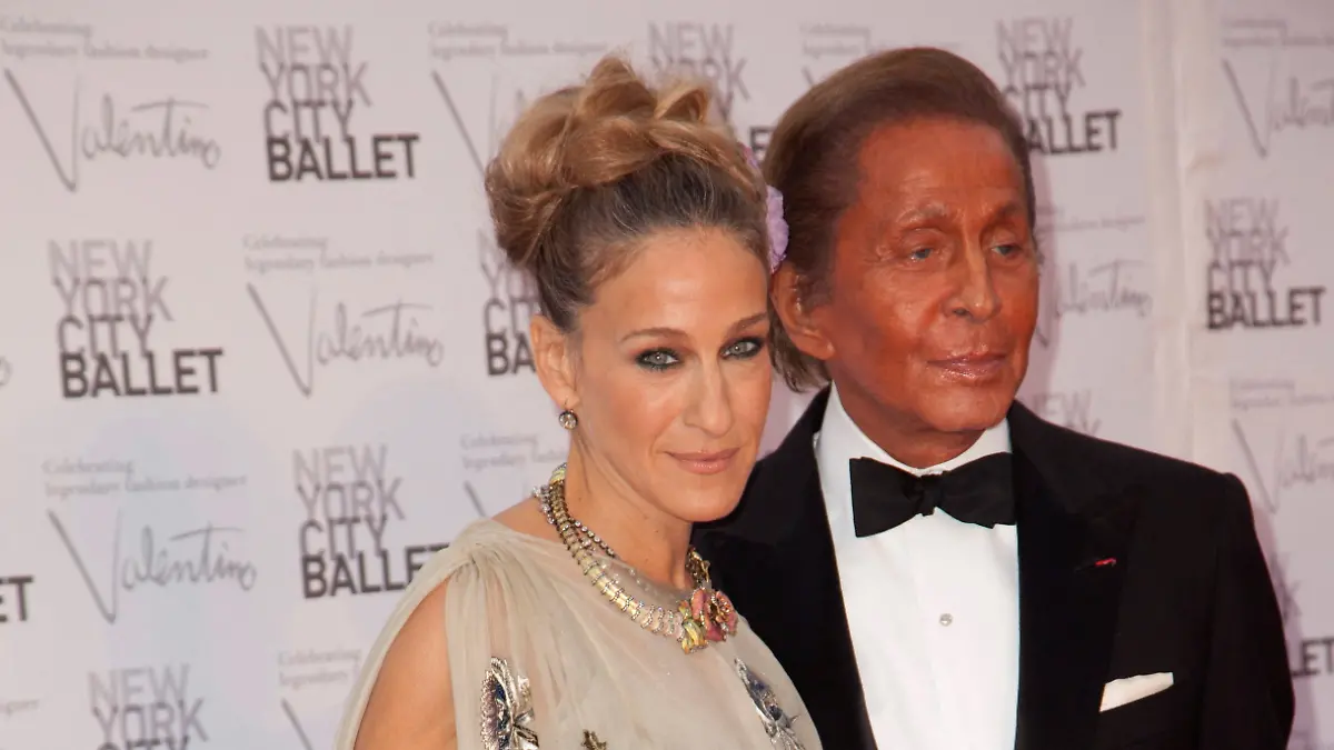 Sarah Jessica Parker und Valentino Garavani (†93) auf einem Roten Teppich (Archivfoto von 2012)