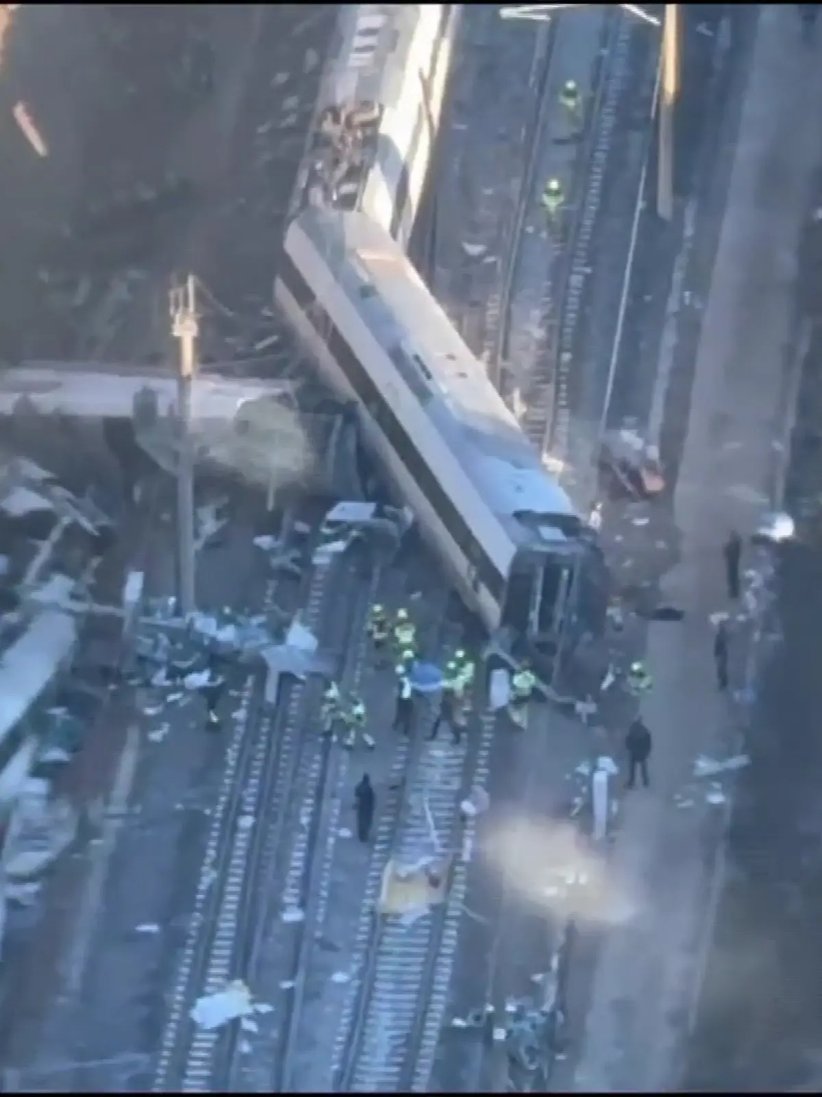 Bild zu: "Zugunglück mit 40 Toten in Spanien: Auch Deutsche unter den Opfern"