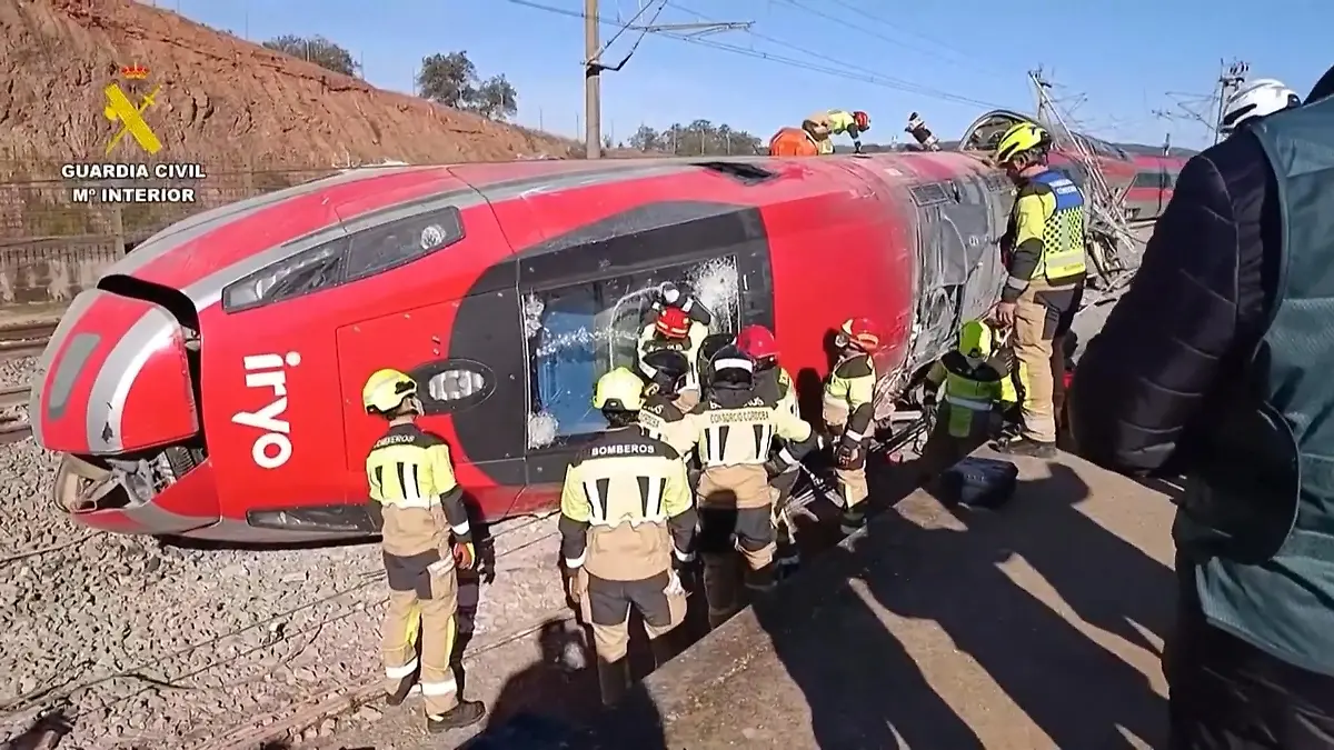 Zugunglück in Spanien gibt weiterhin Rätsel auf Helfer und Reisende berichten Furchtbares