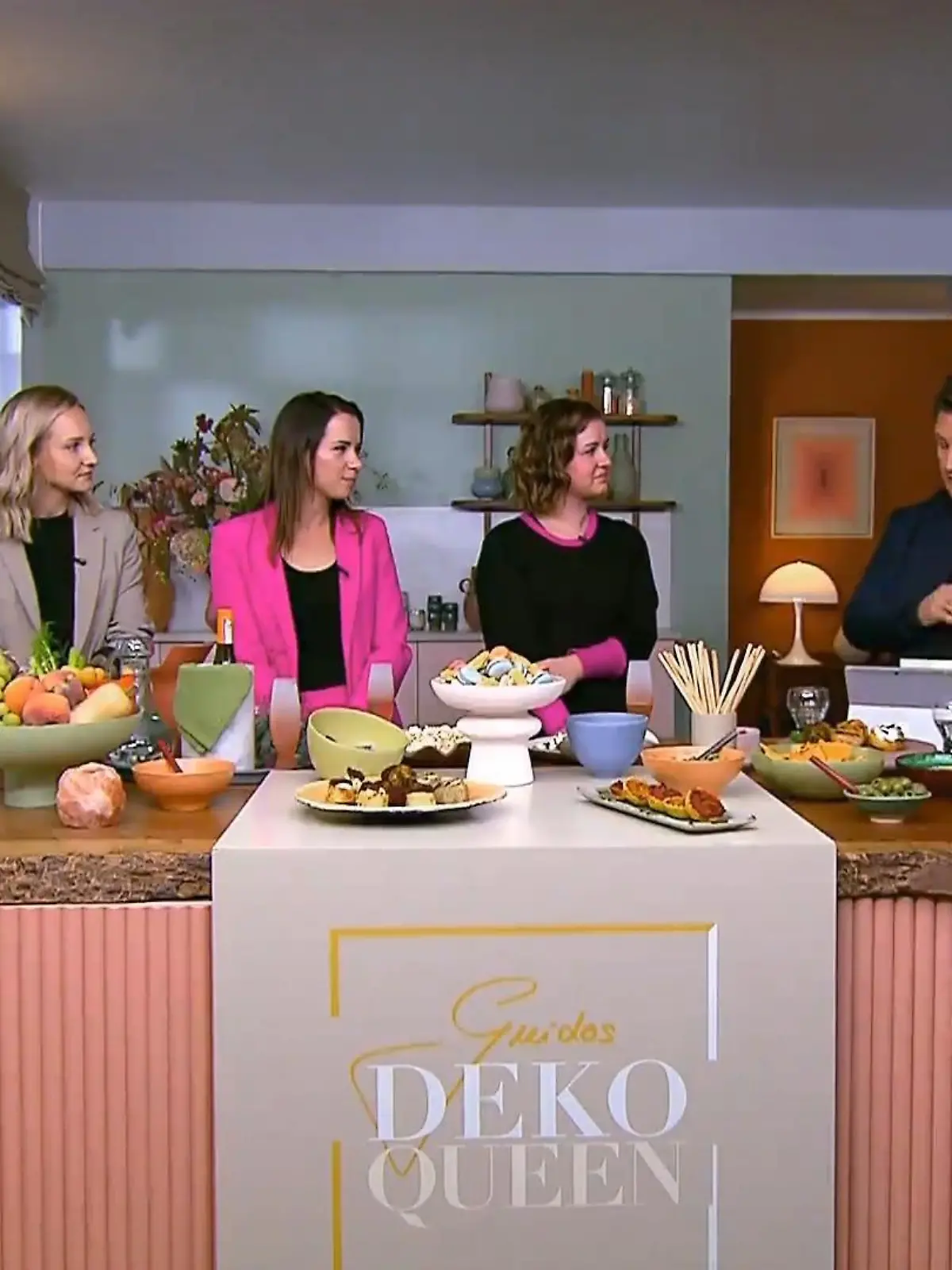 Bild zu: "Guido nimmt alles genau unter die Lupe"