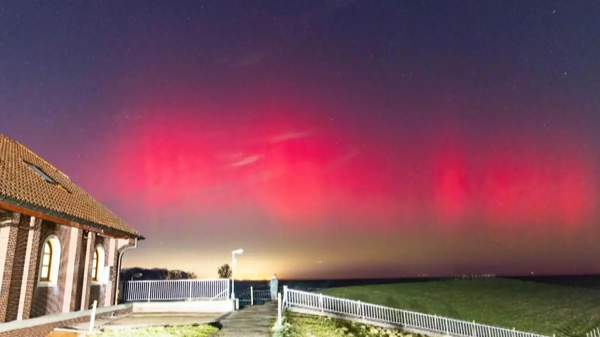 Spektakel am Himmel! Polarlichter verzaubern ganz Deutschland Außergewöhnliches Wetterphänomen