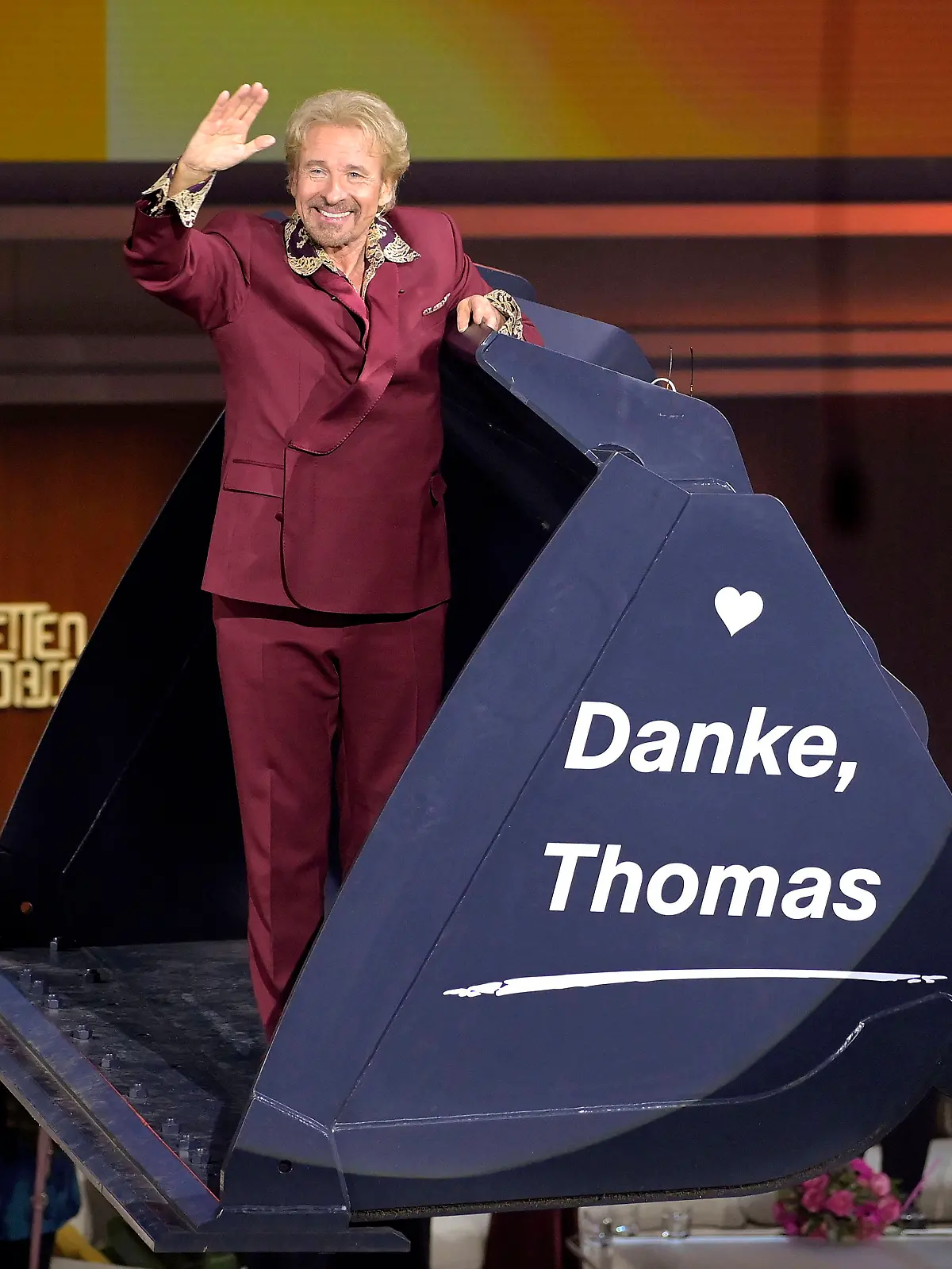 Zumindest erst einmal. Denn 2025 kündigte das ZDF an, offen für Fortsetzungen zu sein. Mit Bill und Tom Kaulitz könnte der Sender nun passende Moderatoren gefunden haben. Doch offiziell bestätigt ist das noch nicht. 