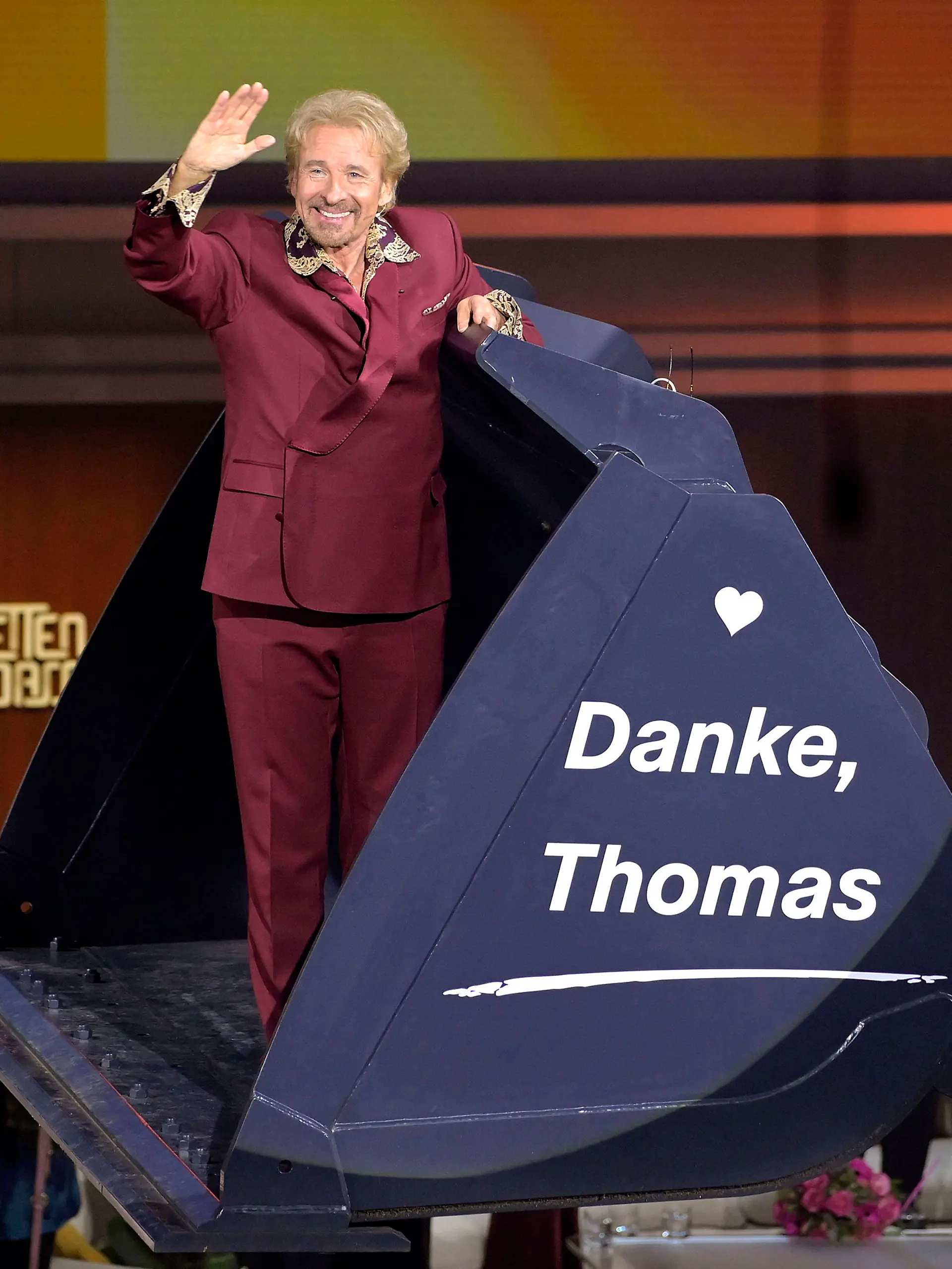Zumindest erst einmal. Denn 2025 kündigte das ZDF an, offen für Fortsetzungen zu sein. Mit Bill und Tom Kaulitz könnte der Sender nun passende Moderatoren gefunden haben. Doch offiziell bestätigt ist das noch nicht. 